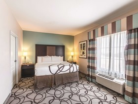 La Quinta Inn & Suites by Wyndham Fort Worth - Lake Worth