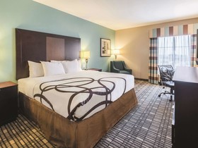 La Quinta Inn & Suites by Wyndham Fort Worth - Lake Worth