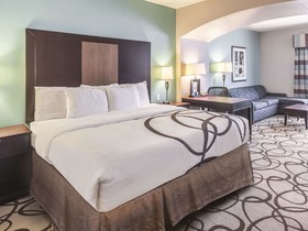 La Quinta Inn & Suites by Wyndham Fort Worth - Lake Worth