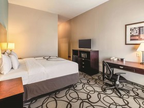 La Quinta Inn & Suites by Wyndham Fort Worth - Lake Worth
