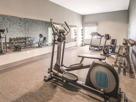 La Quinta Inn & Suites by Wyndham Fort Worth - Lake Worth