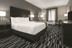 La Quinta Inn & Suites by Wyndham Fort Worth West - I-30
