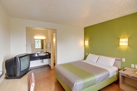Motel 6 Fort Worth, TX - East