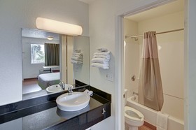Motel 6 Fort Worth, TX - East
