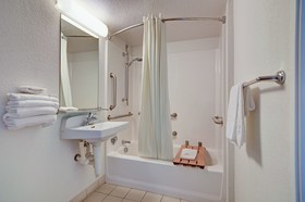 Motel 6 Fort Worth, TX - East