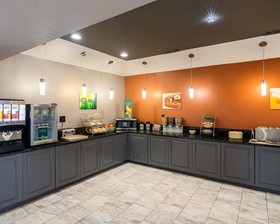 Days Inn by Wyndham Fort Worth North / Fossil Creek