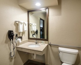 Days Inn by Wyndham Fort Worth North / Fossil Creek