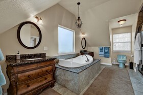 The Elizabeth Haus Upper Suite