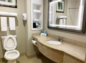 Holiday Inn Express & Suites Gainesville