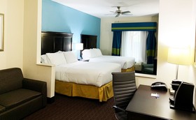 Holiday Inn Express & Suites Gainesville