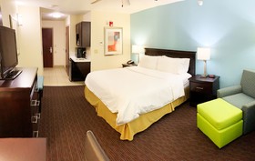 Holiday Inn Express & Suites Gainesville