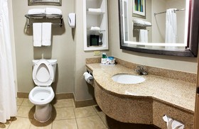 Holiday Inn Express & Suites Gainesville