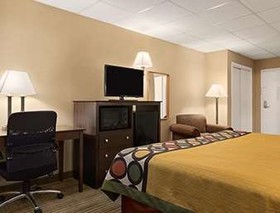 Super 8 by Wyndham Gainesville TX