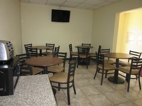 Super 8 by Wyndham Gainesville TX