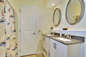 A View to Remember 3 BR Home by RedAwning
