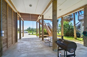 A View to Remember 3 BR Home by RedAwning