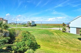A View to Remember 3 BR Home by RedAwning