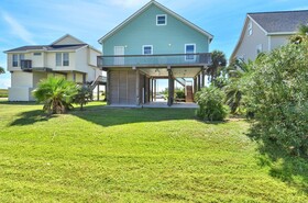 A View to Remember 3 BR Home by RedAwning