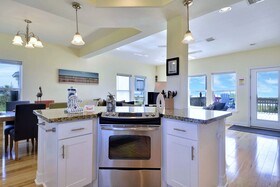 A View to Remember 3 BR Home by RedAwning