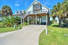 A View to Remember 3 BR Home by RedAwning