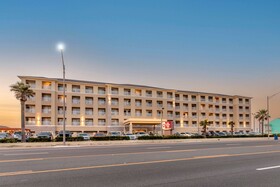 Best Western Plus Galveston Suites