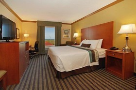Best Western Plus Seawall Inn & Suites by the Beach