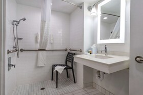 Clarion Pointe