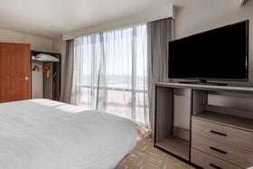 Clarion Pointe