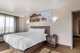 Clarion Pointe