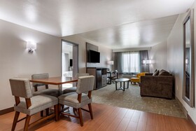 Clarion Pointe