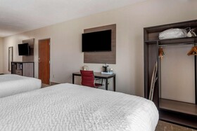 Clarion Pointe