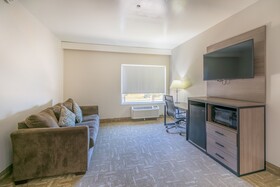 Clarion Pointe