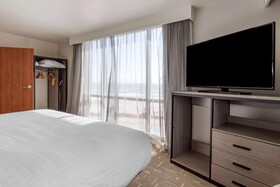 Clarion Pointe