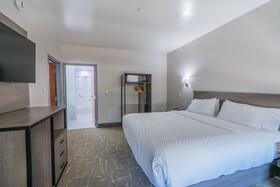 Clarion Pointe