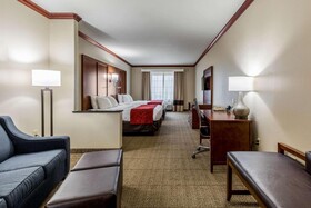 Comfort Suites