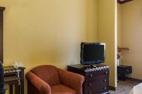 Comfort Suites