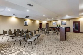 Comfort Suites