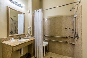 Comfort Suites