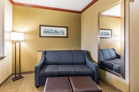 Comfort Suites