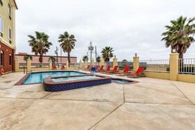 Comfort Suites