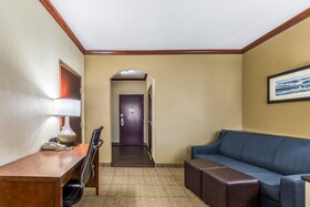 Comfort Suites