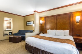 Comfort Suites