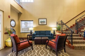 Comfort Suites