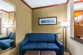 Comfort Suites