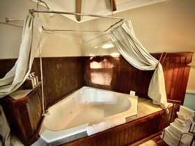 Coppersmith Inn Bed and Breakfast