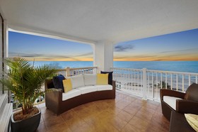DoubleTree by Hilton Hotel Galveston Beach