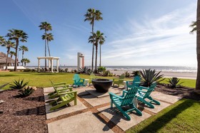 DoubleTree by Hilton Hotel Galveston Beach
