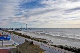 Holiday Inn Express & Suites Galveston Beach