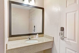 Howard Johnson by Wyndham Galveston