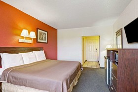 Howard Johnson by Wyndham Galveston